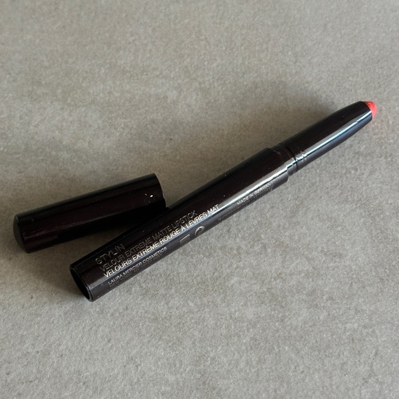 Laura Mercier Velour Extreme Matte Lipstick - Stylin - Picture 2 of 4